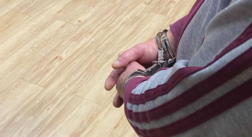 Két és félmillióra akarta megvágni cellatársát, 500 ezer össze is jött neki