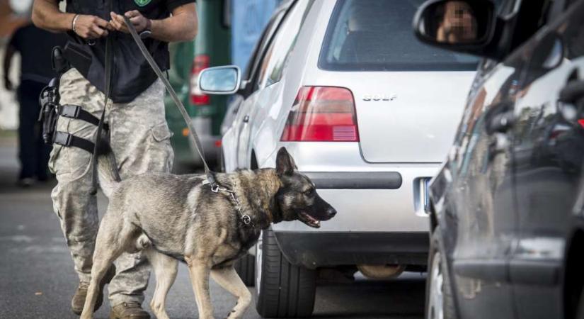 Bombariadó volt a Slovensko mozgalom több képviselőjének lakhelyén