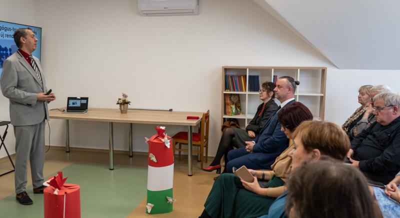 Szakmai fórumot tartottak a Lurkópalotában: a pedagógus-továbbképzés új rendszere került fókuszba