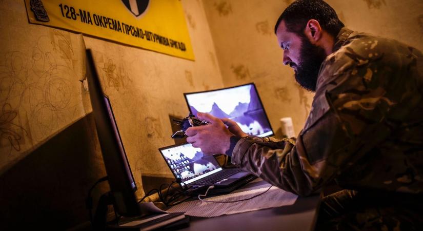 A helyszínen néztük meg, hogyan irányítják az ukránok a mumusként emlegetett bombázódrónt