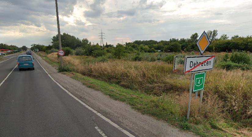 Hármas karambol történt Debrecen közelében