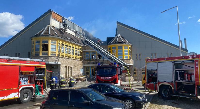 Fürdőtűz Tiszaújvárosban: nagy a baj, közleményt adott ki a strand!