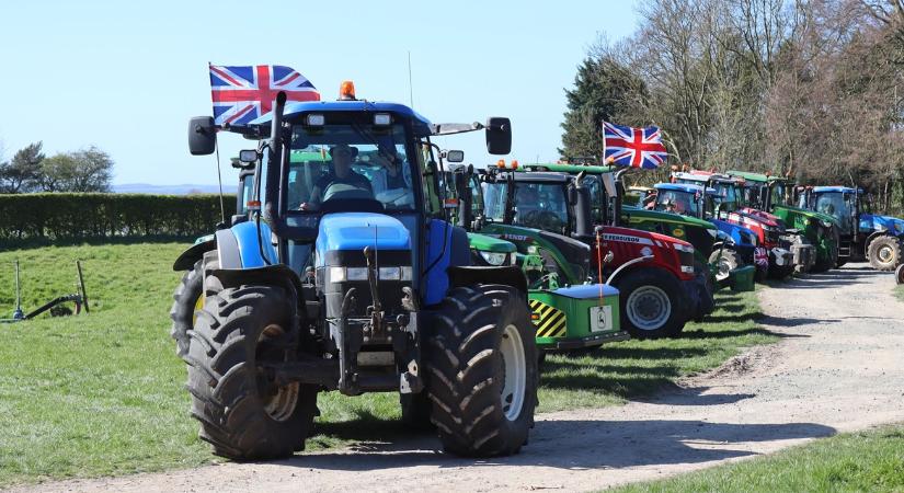 Ezért tiltakoztak traktoros felvonulással a brit gazdák sokadszor