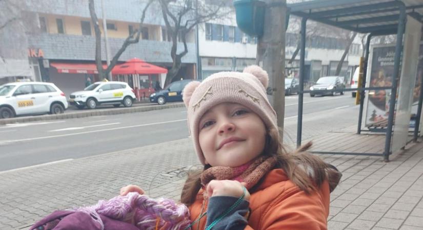 Hiába várta az édesanyja, nem jött haza a busszal a hétéves kislánya