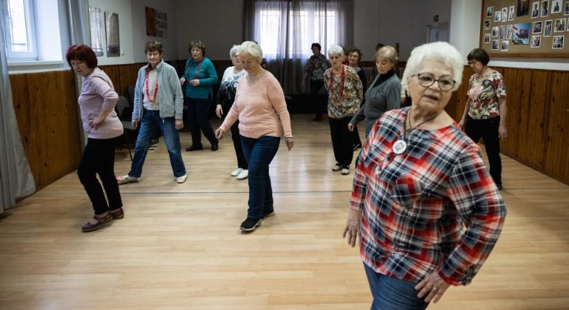 Nők 40: így számít bele a nyugdíj összegébe a végkielégítés