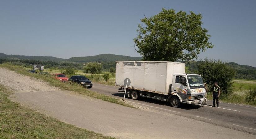 Meghosszabbította az EU a mentőkötelet az ukrajnai kamionoknak