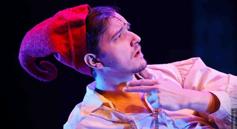 EGY ESKÜVŐ, SOK TEMETÉS Shakespeare – Zalán Tibor – Szűts István – Seregi Zoltán: Hamletrock / Jókai Színház, Békéscsaba