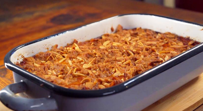 Édesburgonya-puding ropogóssal
