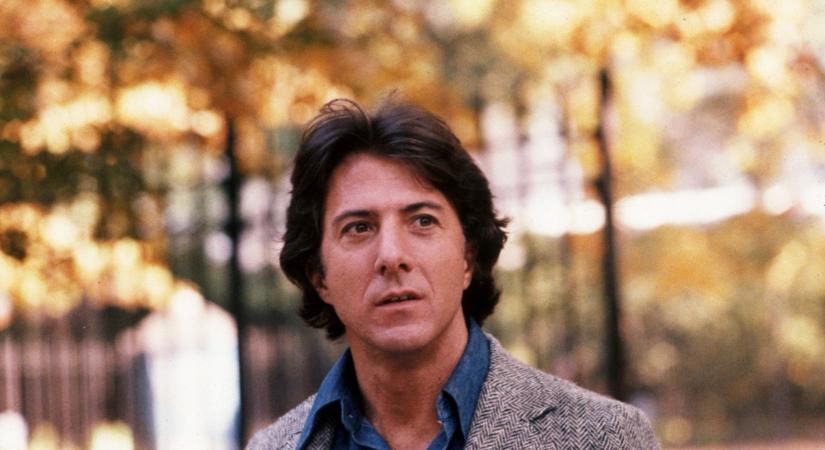 87 éves és nem ismerünk rá: Dustin Hoffman sugárzik felesége oldalán