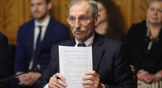 Pintér Sándor tárcája elismeri a kisebb pedagógus-szakszervezeteket