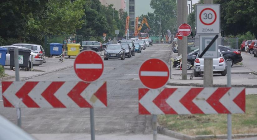 Ideiglenes forgalomkorlátozás lesz Pécsen a felvonulás miatt