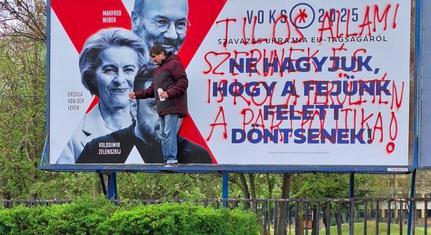 Megrovást kapott Heindl Péter egy iskolai plakát átírása miatt