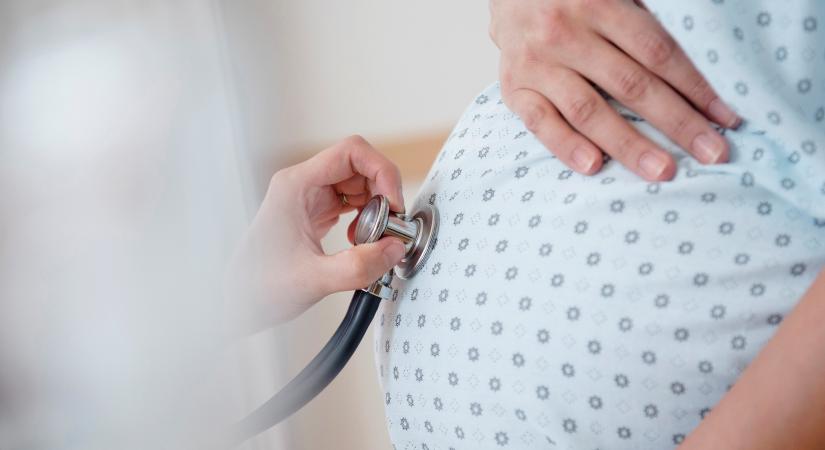 Orvosi hiba történt, más nő gyermekét szülte meg egy kismama