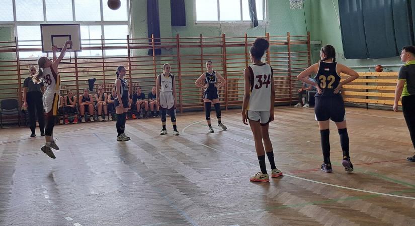 Karoson a junior kosarasok
