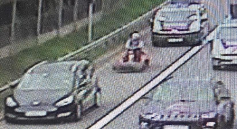Fűnyíróval botorkált az autópályán az osztrák nyugdíjas