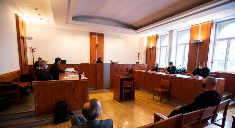 Újra a bírók ellen hangol a Fidesz, személyükben és ítéletek miatt támadja őket