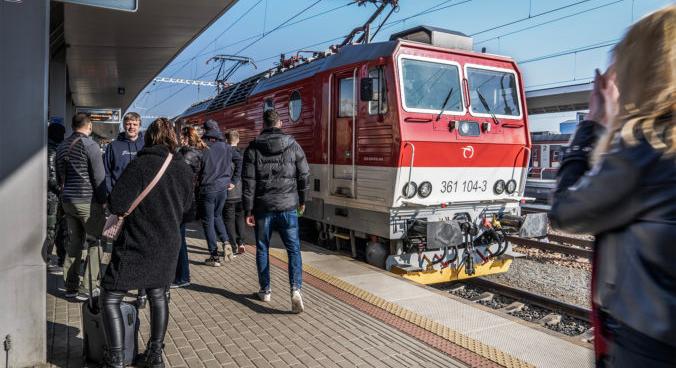 A ZSSK megerősíti járatai kapacitását a húsvéti ünnepek alatt