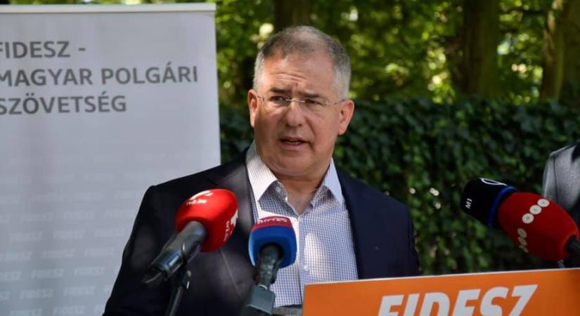 Kósa az MNB-ügyről: Bolondság, ha valaki hat Ferrarit tart