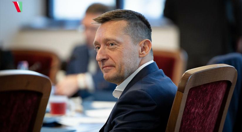 Rogán Antal titkolja a diplomata-útleveleket, Mészáros exveje csődbe ment