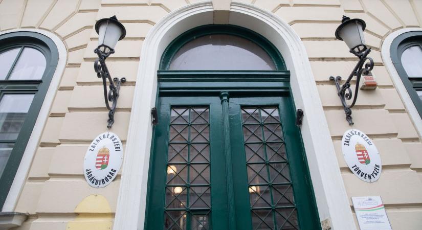 Pénzt lopott és a futárkocsit is lenyúlta egy férfi Zalában