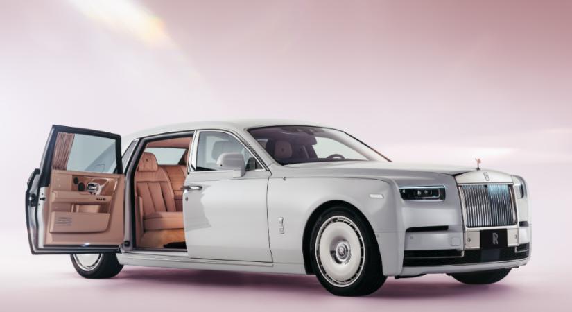 Cseresznyefa-virágzás a Rolls-Royce-nál