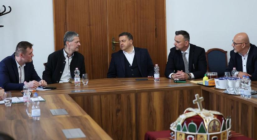 Úttörő lehetőség előtt áll az alföldi község, az egész ország számára mintaként szolgálhatnak