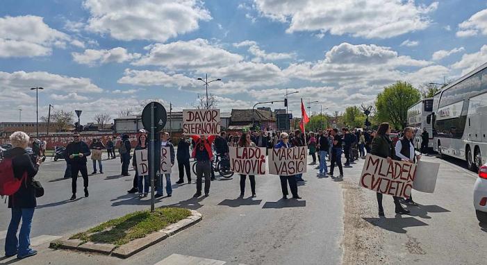 Szabadságot a politikai foglyoknak