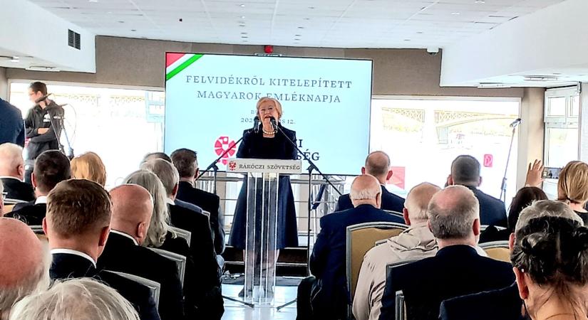Szili Katalin: Az utókor ne felejtse el, milyen következményekkel járhat egy közösség bűnössé kikiáltása