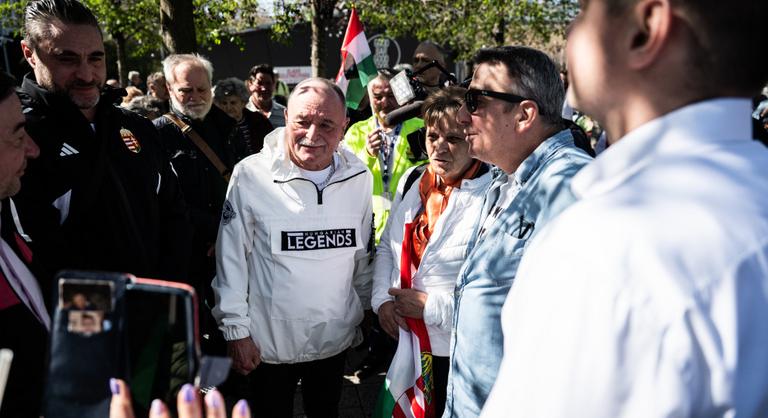Nagy Feró pribéknek nevezte Kollár Kingát, majd azt mondta, örökbe fogadna egy békát