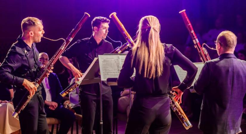 Teremavatással és emlékalbummal ünnepeltek a 70 éves Szent István Filharmonikusok