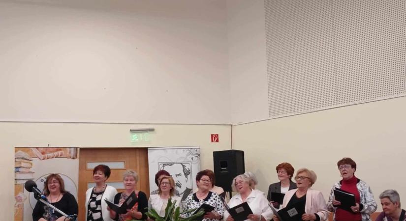 A grafoterapeuta, aki József Attila kézírását kutatja (fotókkal)