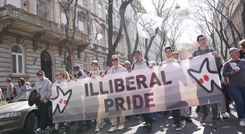 A Kutyapárt szürke békemenete: odaszúrtak a Fidesznek, az óellenzéknek és a Tiszának is
