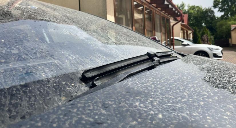 Videó: így terít be minket a szaharai por és sár