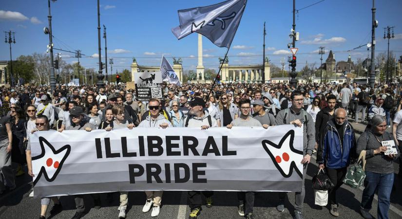 Több mint tízezren tüntettek a rendkívül veszélyes sokszínűség ellen a kétfarkúak békemeneten