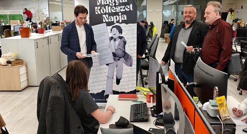 A magyar költészet napja Bükön: öt helyszínen szavalt a verskommandó - fotó