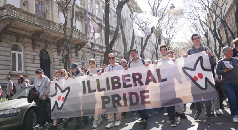 Utcára vonult szombaton a Kétfarkú Kutya Párt és a Fidesz-KDNP is