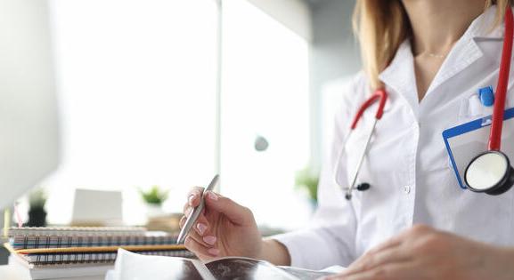 A jelenlegi háziorvosi praxisok száma fenntarthatatlan — a NEAK főigazgató-helyettese szerint