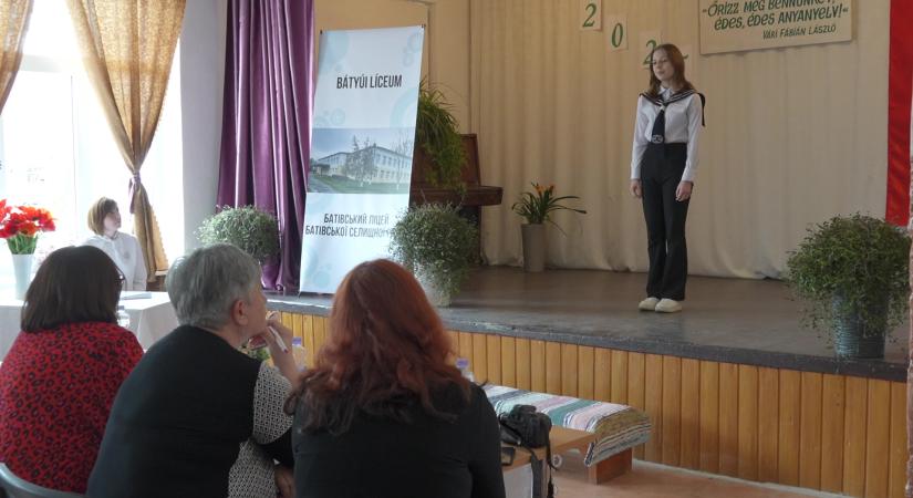 Szavalóversennyel ünnepelték a költészet napját Bátyúban