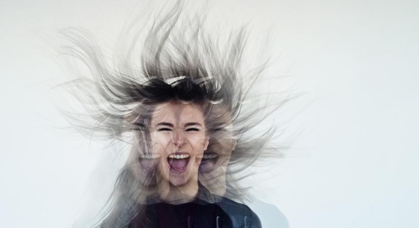Dús haj pillanatok alatt? Itt a legújabb TikTok-trükk lelapuló frizura ellen