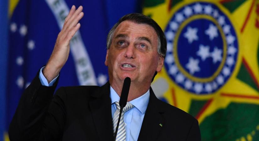 Félnapos műtéten van túl Jair Bolsonaro korábbi brazil elnök