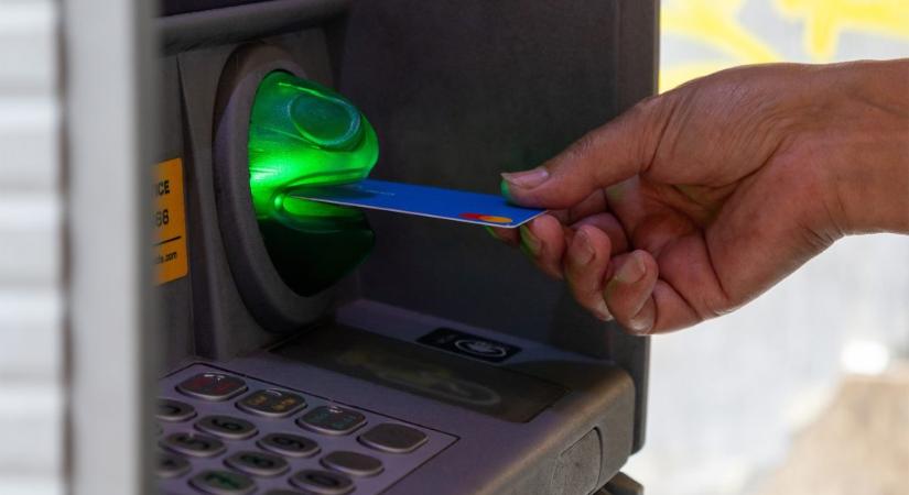 More than two thousand settlements lack an ATM – installing one everywhere will be a huge challenge for banks