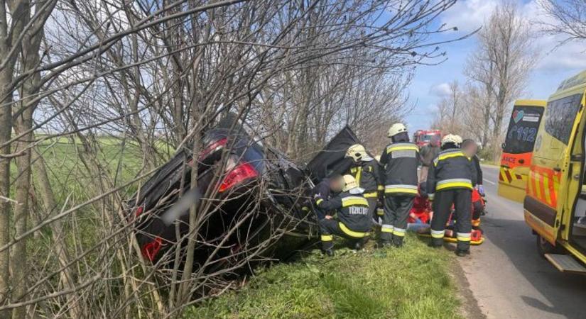 Két gyermeket is kórházba szállítottak a püspökladányi baleset helyszínéről