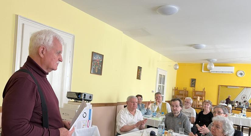 Idén is nagy sikert aratott a Mátyás utcai Olvasókör költészet-napi vetélkedője