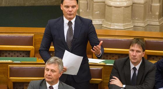 Bánki Erik 300 ezres bírságot kapott, amiért megint nem ment el tanúskodni a túlárazott buszok ügyében