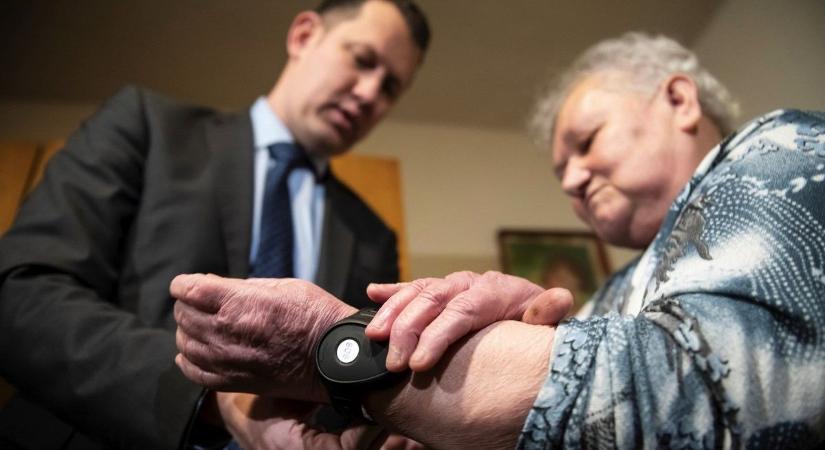 Kérni sem kell, adják – fontos döntés hozott a kormány