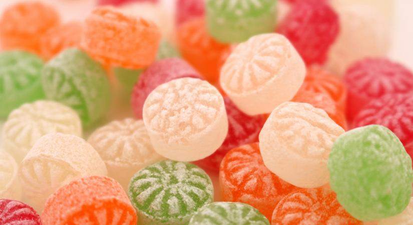 Miért nincs már cukorka a fel- és leszálláskor?