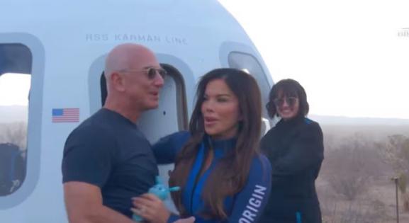 Jeff Bezos mennyasszonya és Katy Perry is a világűrben járt