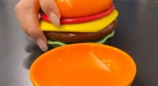 Az igazi hamburgertányér – A nap videója