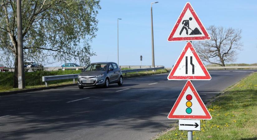 Félpályás útlezárások Győrben - Karbantartást és útfelújításokat végez az útkezelő – Fotók
