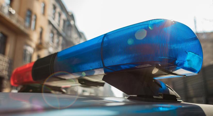 A Belvárosban, Erzsébetvárosban és Terézvárosban razziáztak a rendőrök, 19 embert fogtak el vagy állítottak elő
